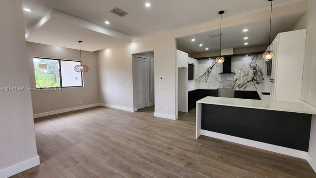 Building Photo - 47 Brig Cir E