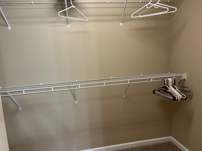 Building Photo - 3 Bedroom/2.5 Bath Home Kingsport, TN