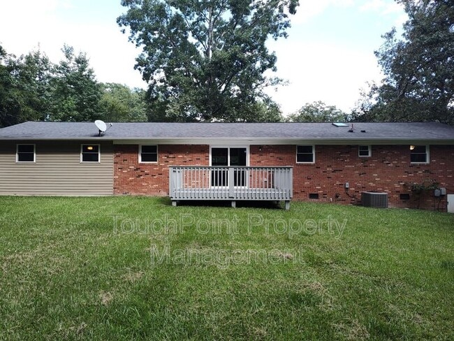 Building Photo - 303 Cedarwood Ln