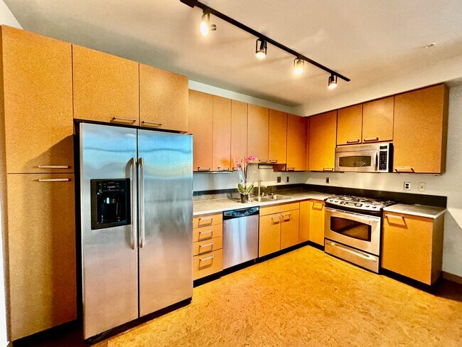 Building Photo - 1414 12th Ave