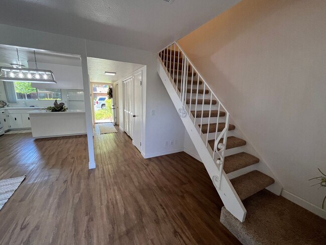 Building Photo - Charming 2-Story Condo on Greenbelt-$500 O...
