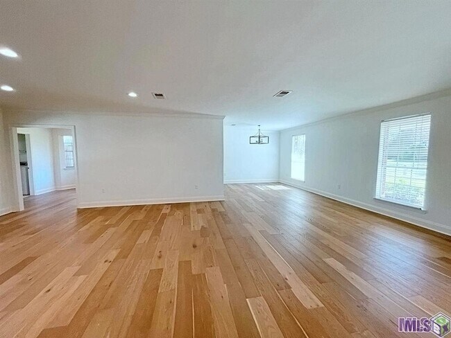 Building Photo - 10727 Danbury Dr