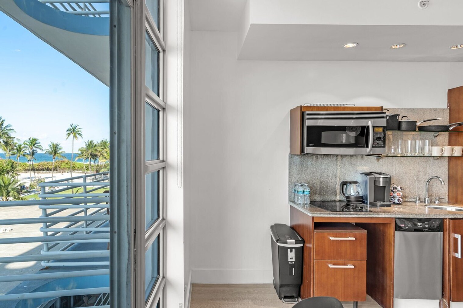 Building Photo - 1126 Ocean Dr