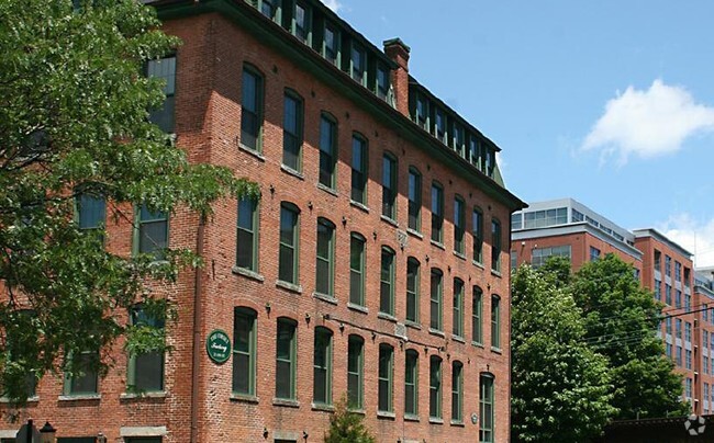 Building Photo - The Corset Factory