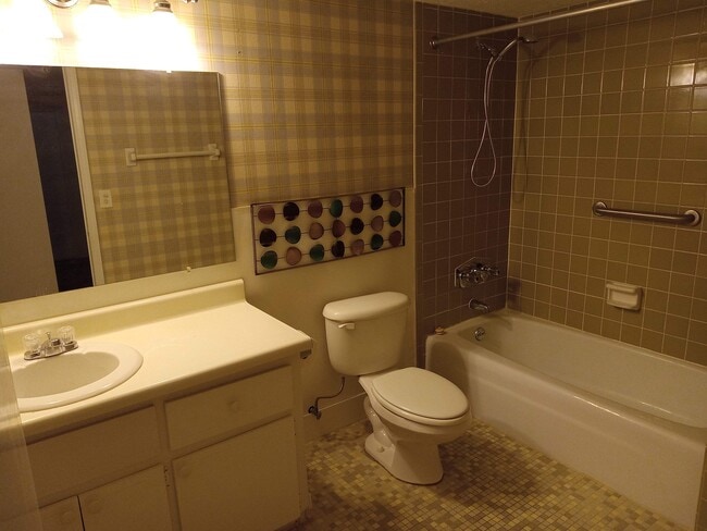 BATHROOM - 5201 Atlantic Blvd