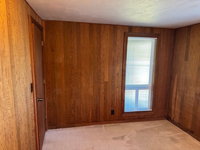 Building Photo - Terrific 3 Bedroom, 2 Bathroom in South Eugene