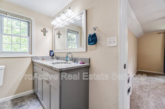 Building Photo - 6040 Airway Ln