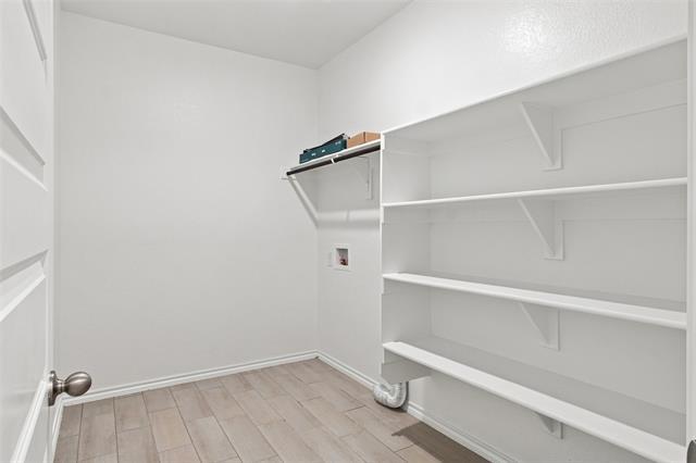 Building Photo - 944 Ravenwood Ln