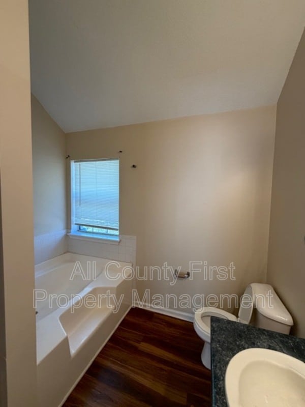 Building Photo - 2237 Hidden Creek Dr