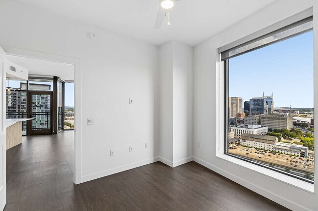Building Photo - 1212 Demonbreun St