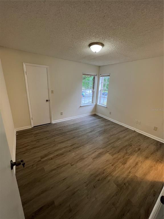 Building Photo - 4200 Thornbriar Ln