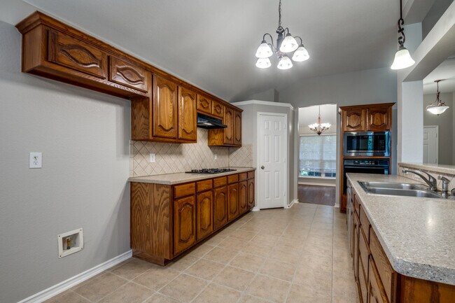 Building Photo - 1845 Avonlea Dr