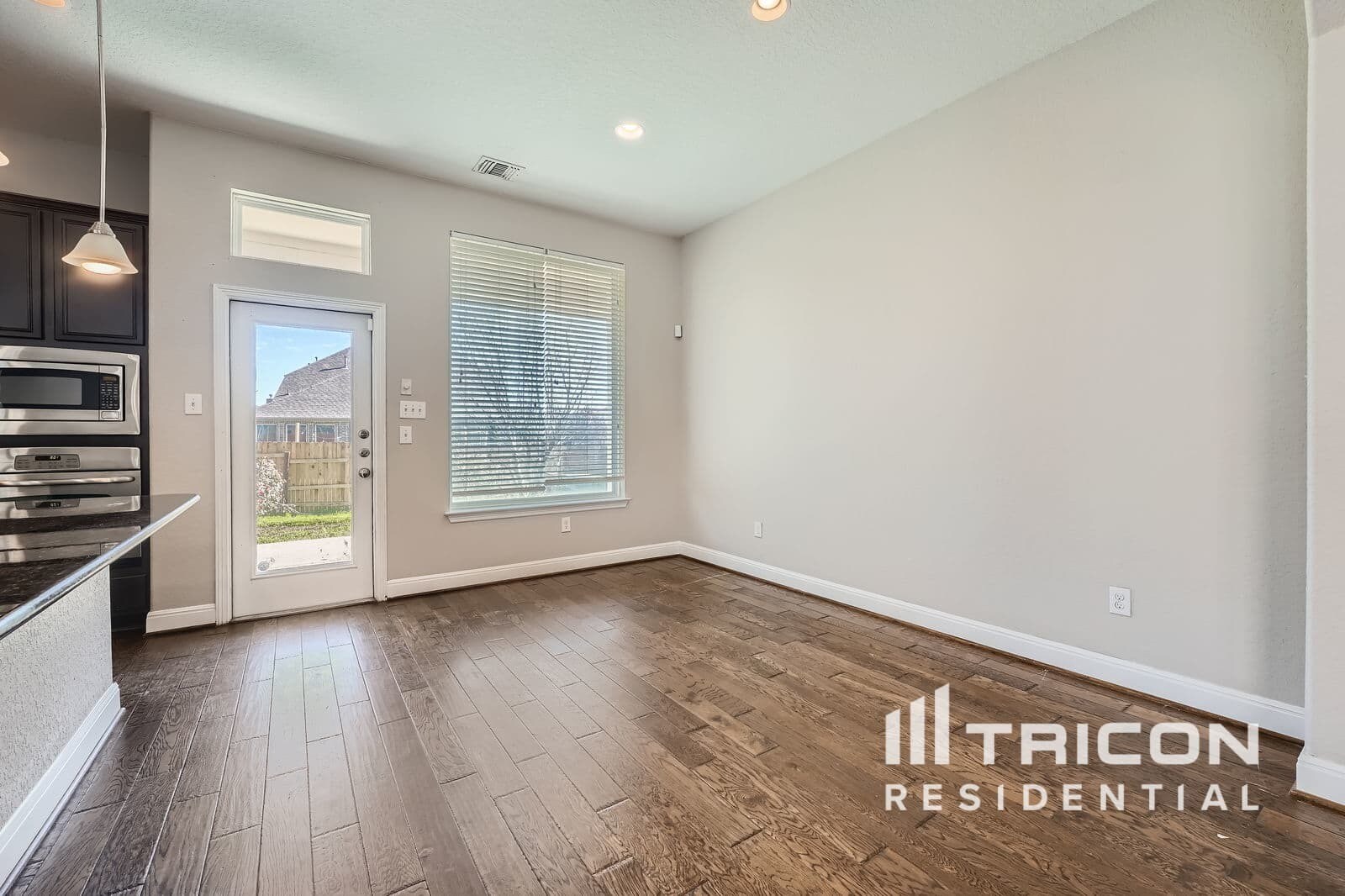 Building Photo - 810 S Sheridan Blvd