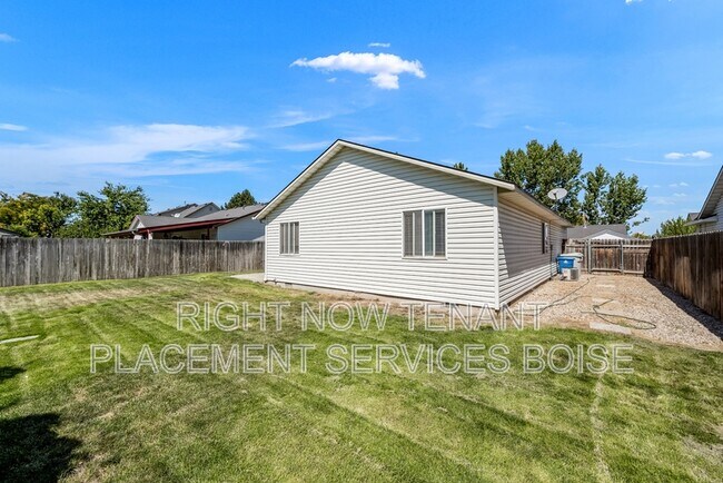 Building Photo - 14237 Carolina St