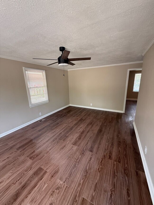 Building Photo - New on Newberg