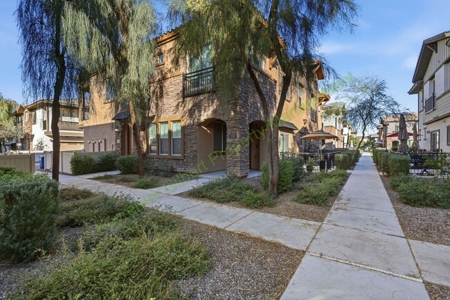 Building Photo - Modern Gilbert Lakeview Townhome in The Lakes at Annecy