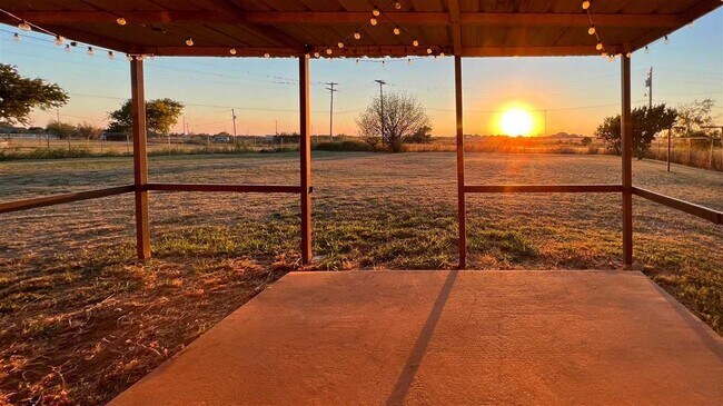 Building Photo - 102 Mohawk Ave