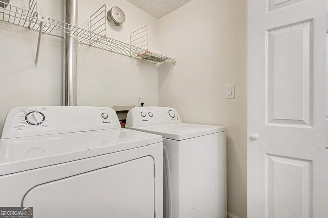 Building Photo - 106 Ivy Green Ln SE