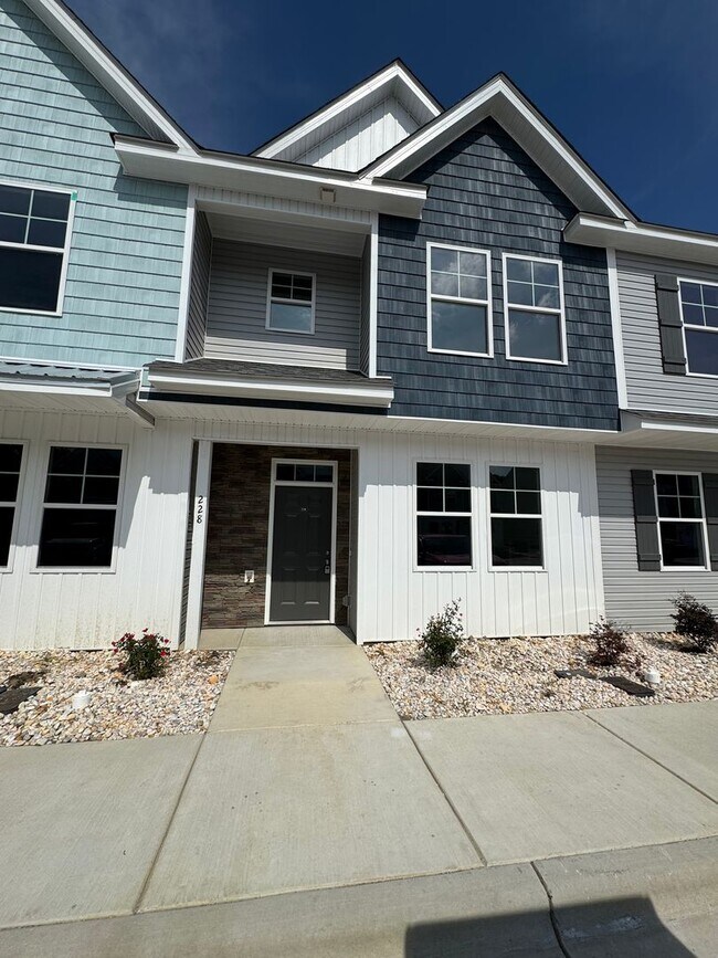 Primary Photo - Stunning Townhome in Sneads Ferry