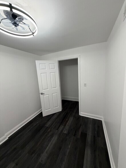 Building Photo - 2858 W 21st Pl