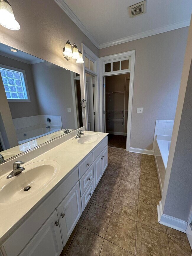 Building Photo - 2511 Grier Cir