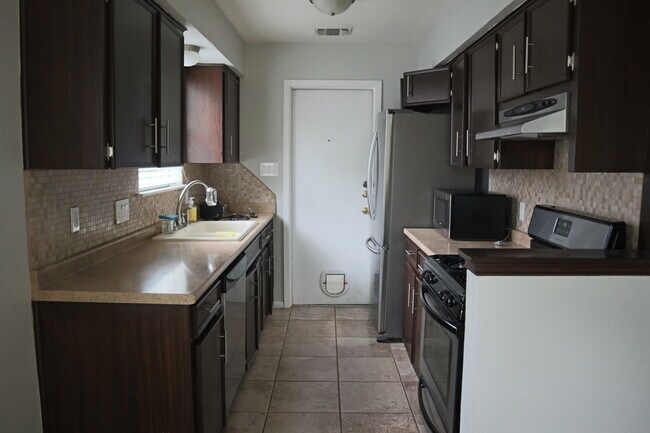 Building Photo - 12912 Powderhorn St