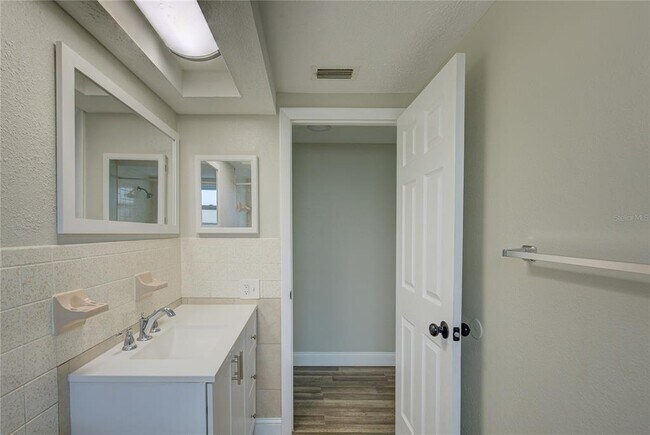 Building Photo - 8906 Pandora Ln
