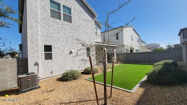 Building Photo - 15733 W Polk St