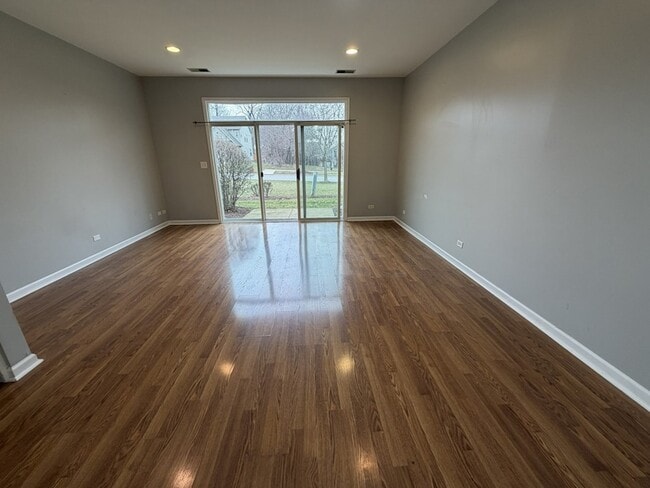 Building Photo - 1225 Brookdale Dr