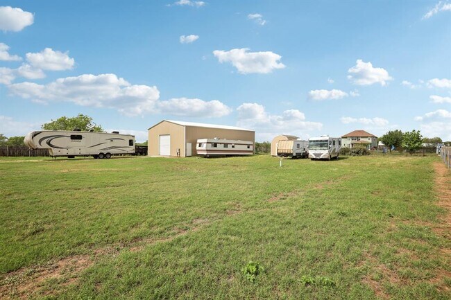 Building Photo - 132 Brittany Ln