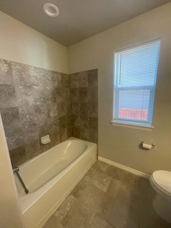 Building Photo - Adorable Lorson Ranch Home