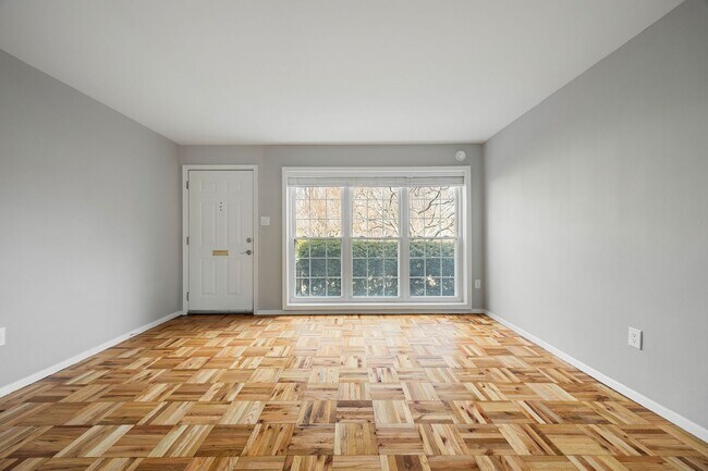 Building Photo - 5900 Patterson Ave