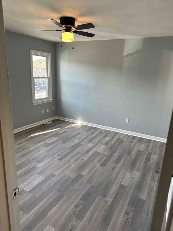 Building Photo - 716 Glenshire Dr