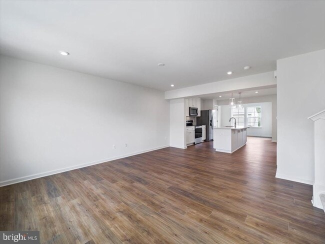 Building Photo - 266 Clifton Mnr
