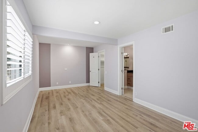 Building Photo - 6646 Franrivers Ave