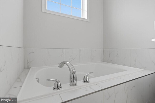 Building Photo - 5818 Imperial Dr
