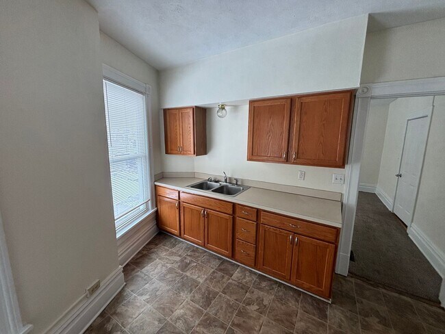 Building Photo - nbr142