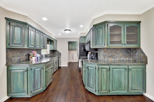 Building Photo - Charming Ranch in Rockwood!