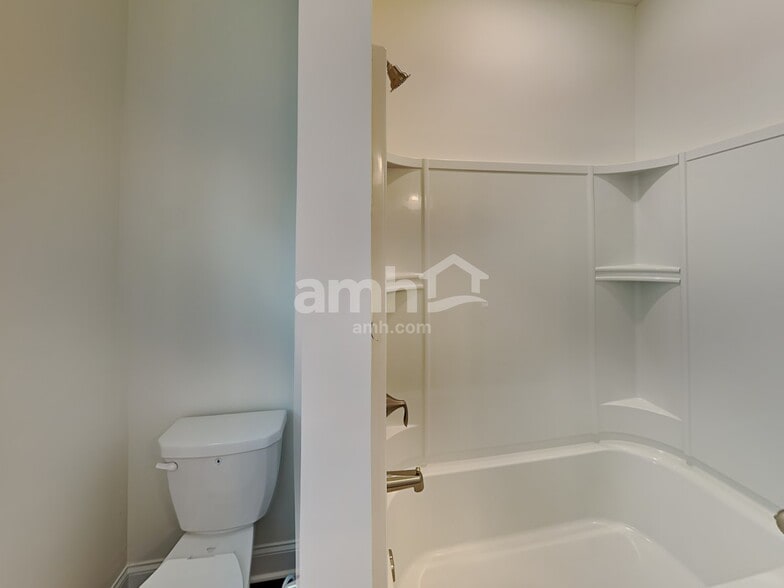 Building Photo - 6237 Bridlewood Ln