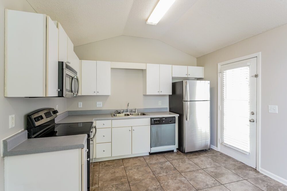 Building Photo - 1515 Rochester Dr