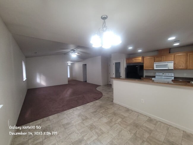 Building Photo - 2373 Kamerin Ln