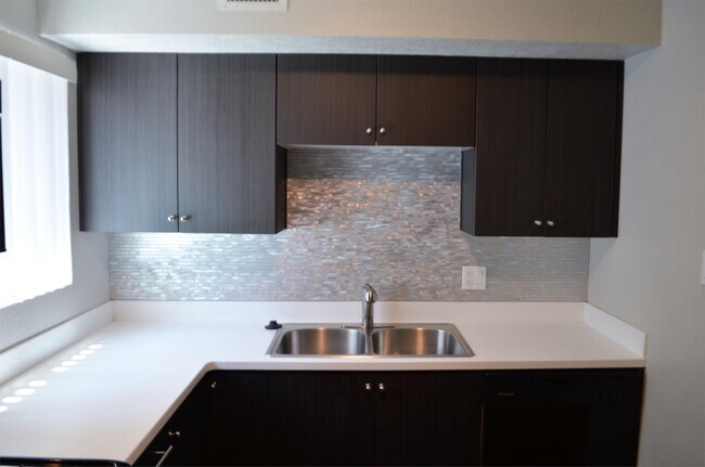 Interior Photo - 326 West Earll Drive NEW