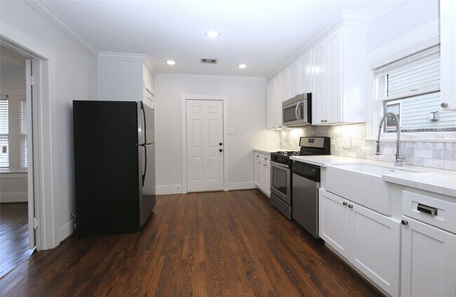 Building Photo - 214 Munford St