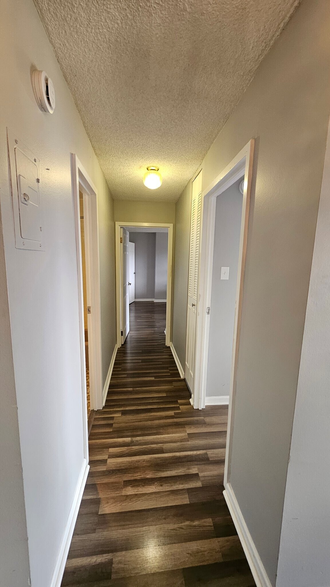 Building Photo - 411 Lakewood Cir