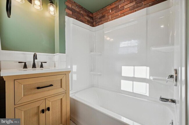 Building Photo - 503 N Bethlehem Pike