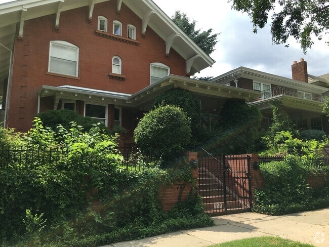 Building Photo - 717 N Emerson St