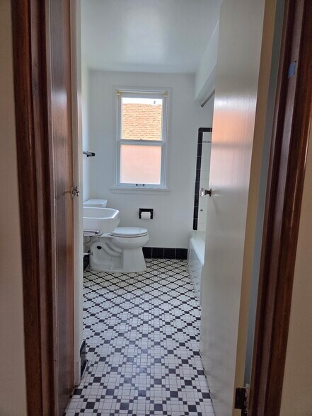 Bathroom - 3122 N 49th St