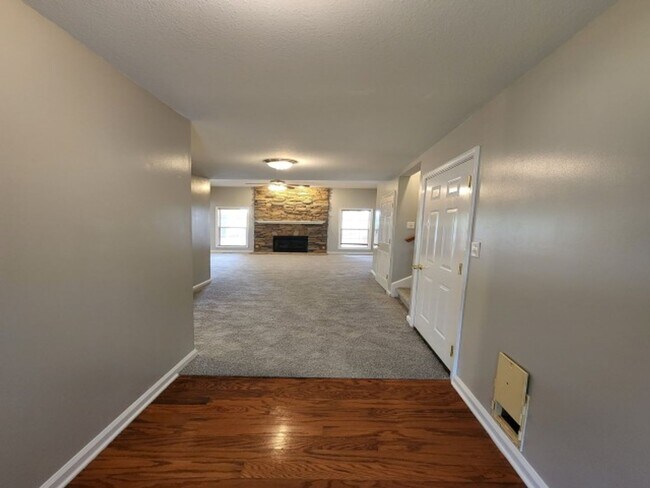 Building Photo - 1/2 OFF 1st Month's Rent
