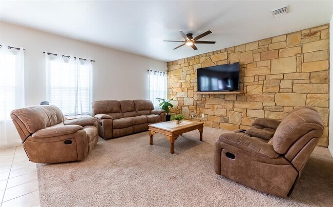 Building Photo - 290 Northern Flicker St