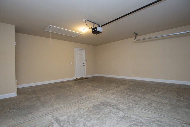 Building Photo - Half off first month rent move in special!...